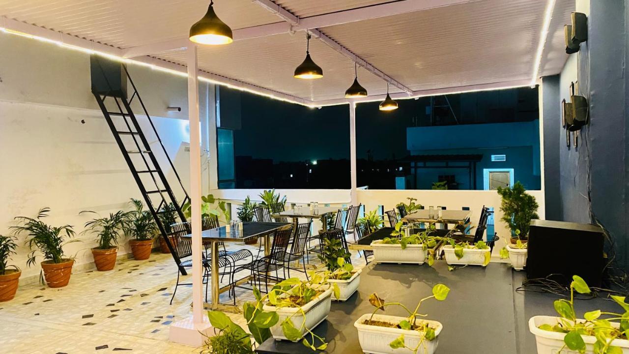 Hotel Pulse Inn Near Railway Station ชัยปุระ ภายนอก รูปภาพ