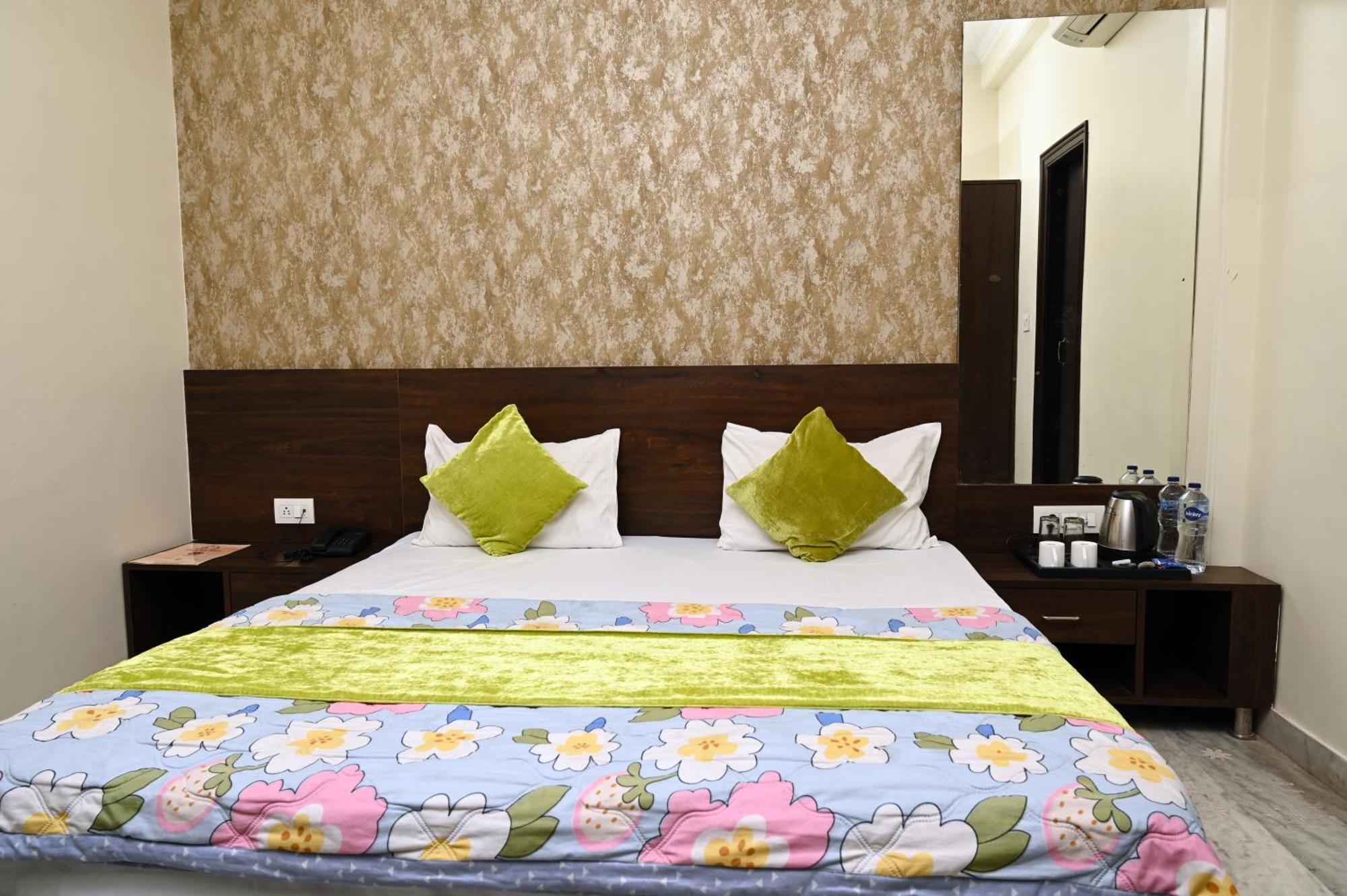 Hotel Pulse Inn Near Railway Station ชัยปุระ ภายนอก รูปภาพ