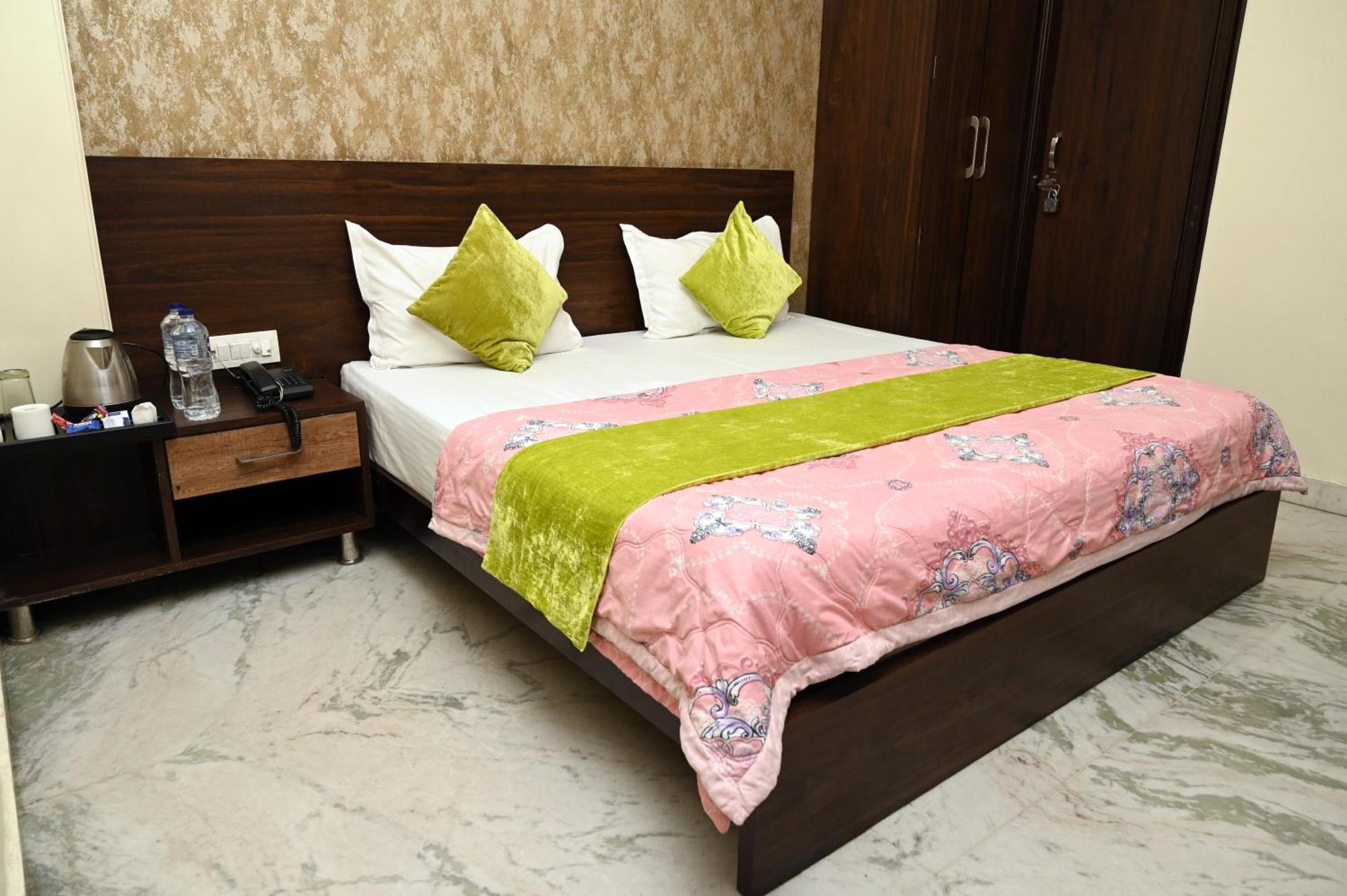 Hotel Pulse Inn Near Railway Station ชัยปุระ ภายนอก รูปภาพ