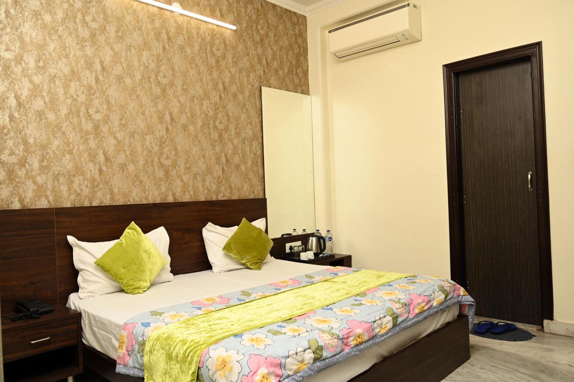Hotel Pulse Inn Near Railway Station ชัยปุระ ภายนอก รูปภาพ