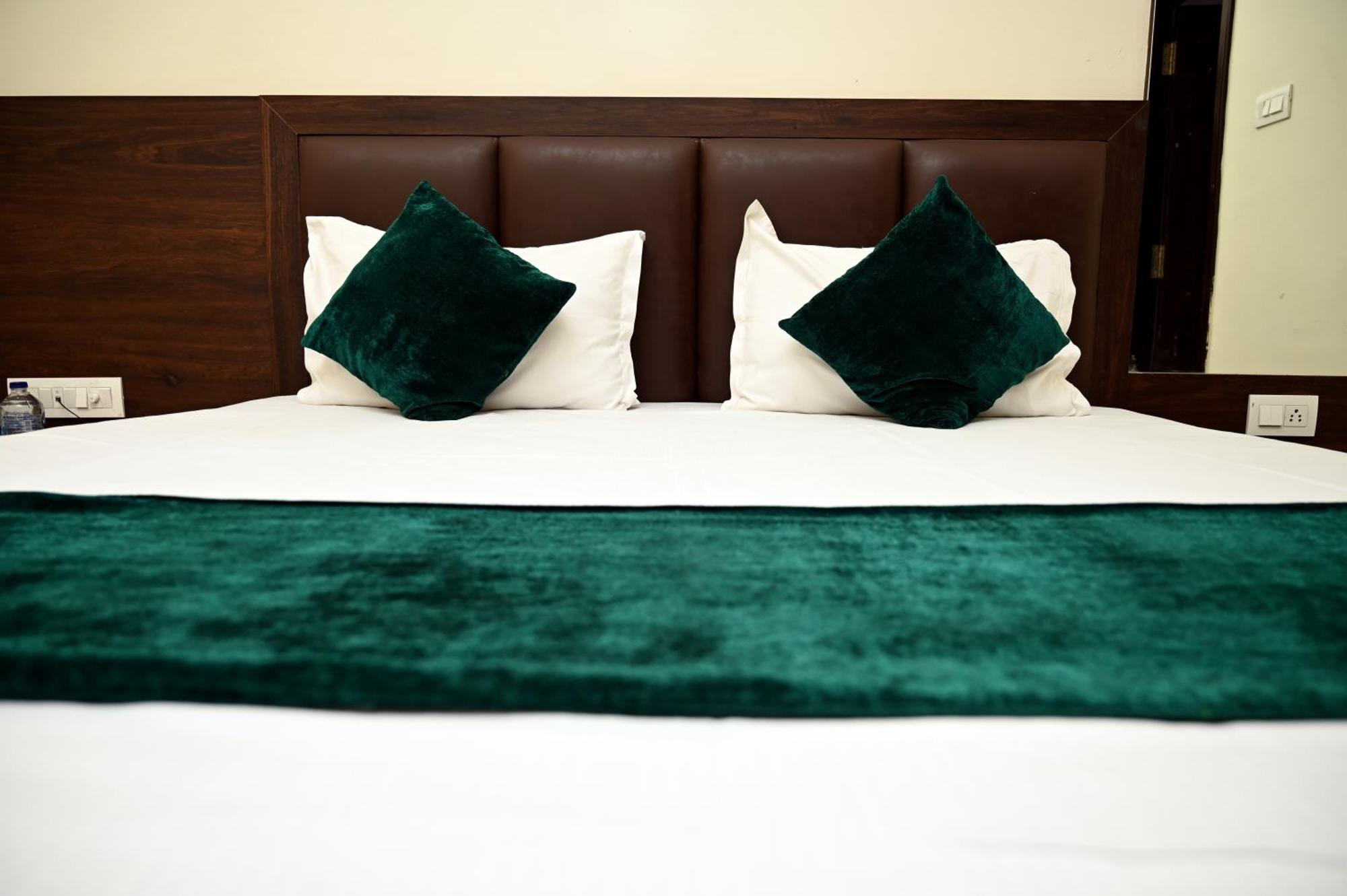 Hotel Pulse Inn Near Railway Station ชัยปุระ ภายนอก รูปภาพ