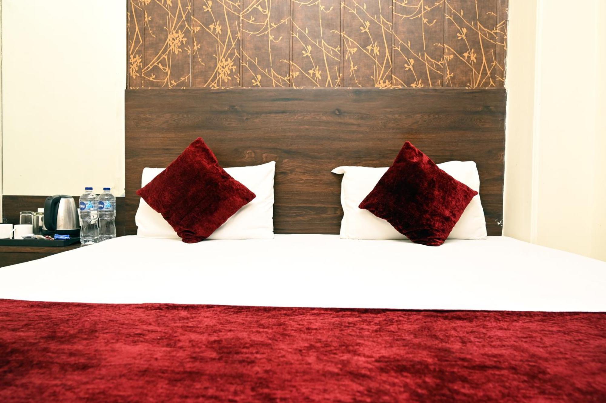 Hotel Pulse Inn Near Railway Station ชัยปุระ ภายนอก รูปภาพ